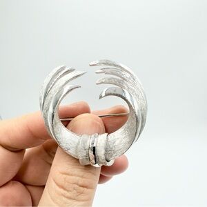VINTAGE PIM SIGNED TEXTURED SILVER TONE PIN BROOCH